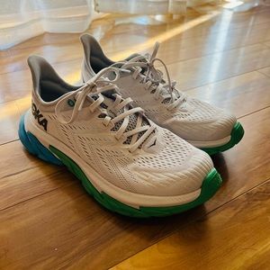 Women’s Hoka Clifton Shoes